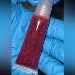 Lipgloss called “ xo bae “